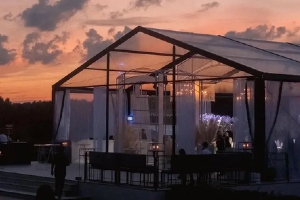 Шатер свадьбы шатра партии шатров от 300 до 500 человек на открытом воздухе для сбора событий